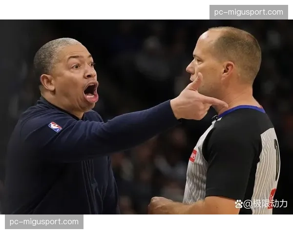 VAR沟通渠道试行改革,主裁判将可更详细向球队解释涉及战术犯规的判罚